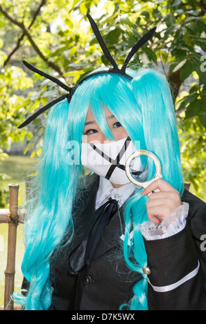 Junge japanische Mädchen, gekleidet in Cosplay Kostüm Stockfoto