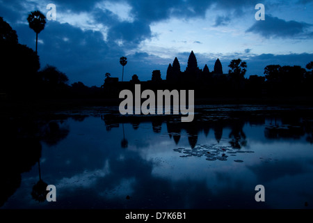 Vor dem Sonnenaufgang in Angkor Wat, Siem Riep, Kambodscha Stockfoto