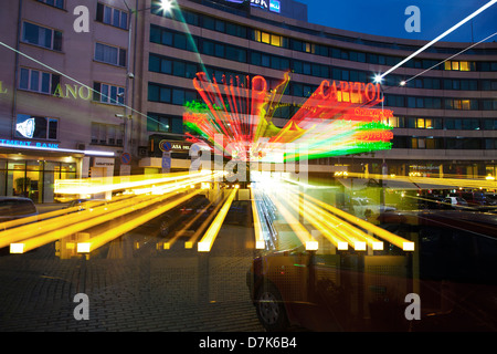 Bulgarien, Europa, Sofia, Ploshtad National Assembly Square, Capitol Casino, Neonlichter. Stockfoto