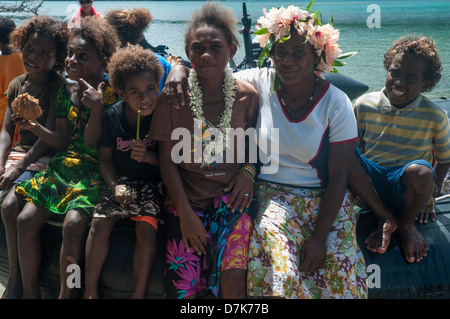 Die melanesischen Inselbewohner begrüßen Besucher auf der Insel OnMakira (San Cristobal), der Provinz Makira-Ulawa, einer abgelegenen Ecke der Salomonen Stockfoto