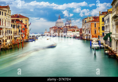 Canal Grande und Basilica Santa Maria della Salute, Venedig, Italien und sonnigen Tag Stockfoto