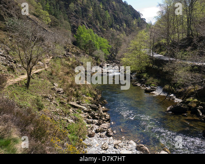 Aberglaslyn Gwynedd Nordwales Blick auf den Glaslyn mit beliebten Wanderwegen entlang des Snowdonia Eryri National Park Stockfoto