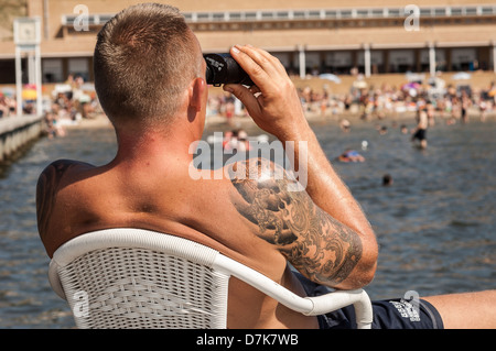 Berlin, Deutschland, an den Wannsee Strand Rettungsschwimmer Stockfoto