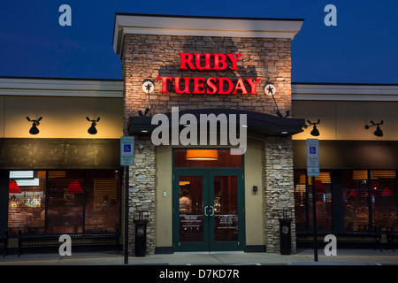 Ruby Tuesday-Eingang und Zeichen, Casual Restaurant, USA Stockfoto