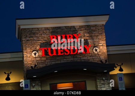 Ruby Tuesday Ortseingangsschild, Casual Restaurant, USA Stockfoto