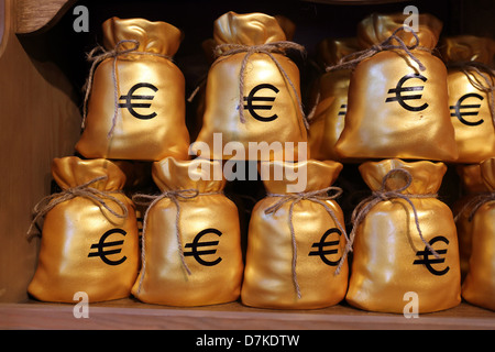 Potsdam, Deutschland, goldene Säcke mit Euro-Zeichen Stockfoto