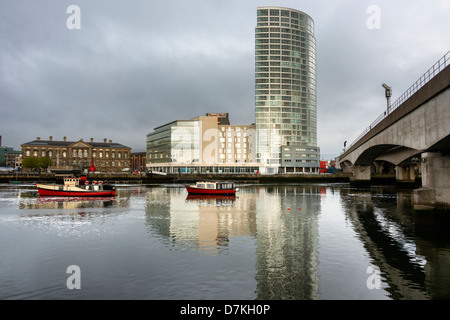 Der Obel-Turm und das Royal Mail Gebäude auf dem Fluss Lagan Belfast Stockfoto