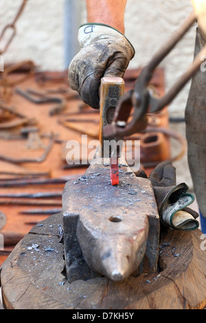 Italien Abruzzen Pescocostanzo traditionelle fest altes Handwerk smith Stockfoto