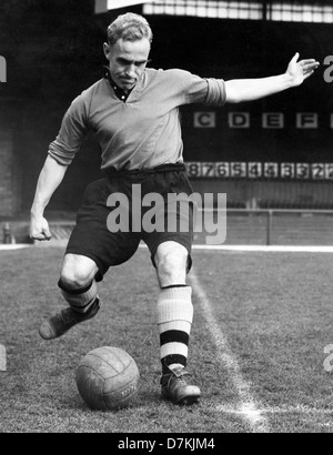 Billy Wright von Wolverhampton Wanderers im Molineux 1953 Stockfoto