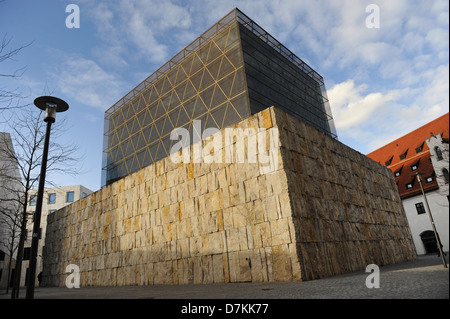 Deutschland. Das jüdische Museum München. Entworfen von den Architekten Rena Wandel-Hoefer (geb. 1959) und Wolfgang Lorch (b.1960). Von außen. Stockfoto