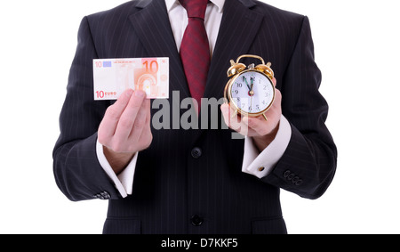 die Zeit läuft für den Euro, Geschäftsmann hält einen 10-Euro-Schein und Uhr isoliert auf weiss Stockfoto