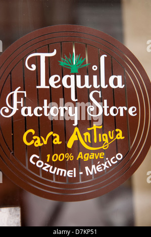 Cozumel, Mexiko, San Miguel, Tequila Factory Store melden Stockfoto