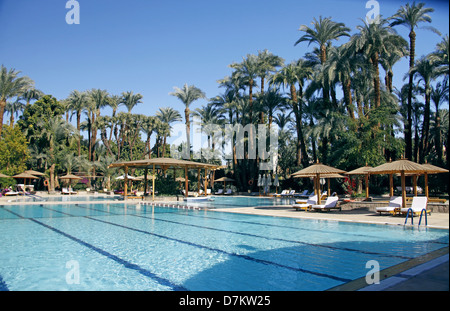 SOFITEL WINTER PALACE HOTEL SWIMMING POOL LUXOR Ägypten 13. Januar 2013 Stockfoto