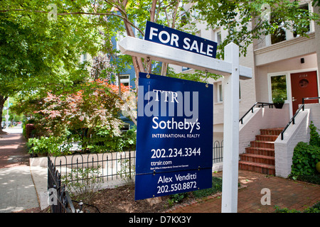 Sotheby's Realty Haus Verkaufsschild - Washington, DC USA Stockfoto