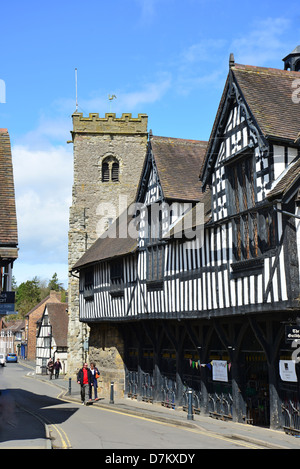 Das Rathaus und Kirche der Heiligen Dreifaltigkeit, Wilmore Straße, viel Wenlock, Shropshire, England, Vereinigtes Königreich Stockfoto