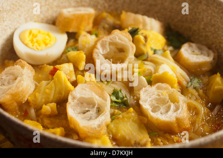 Burmesische Curry Fischsuppe, Mohinga Stockfoto