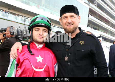 Dubai, Vereinigte Arabische Emirate, Ramsan Achmatowitsch Kadyrow, Präsident von Tschetschenien und Chamsat Ulubaev, Jockey Stockfoto