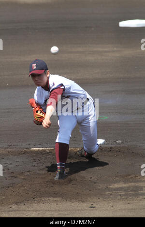 Yuki Matsui (Toko Gakuen), 3. Mai 2013 - Beseball: Yuki Matsui von Toko Gakuen Stellplätze während der Kanagawa Präfektur High School Baseball Spring Turnier Halbfinale Spiel zwischen Nichidai-Fujisawa 1-11 Toko Gakuen Hodogaya Kanagawa Shimbun-Stadion in Yokohama, Kanagawa, Japan. (Foto von Katsuro Okazawa/AFLO) Stockfoto