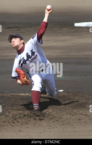 Yuki Matsui (Toko Gakuen), 3. Mai 2013 - Beseball: Yuki Matsui von Toko Gakuen Stellplätze während der Kanagawa Präfektur High School Baseball Spring Turnier Halbfinale Spiel zwischen Nichidai-Fujisawa 1-11 Toko Gakuen Hodogaya Kanagawa Shimbun-Stadion in Yokohama, Kanagawa, Japan. (Foto von Katsuro Okazawa/AFLO) Stockfoto