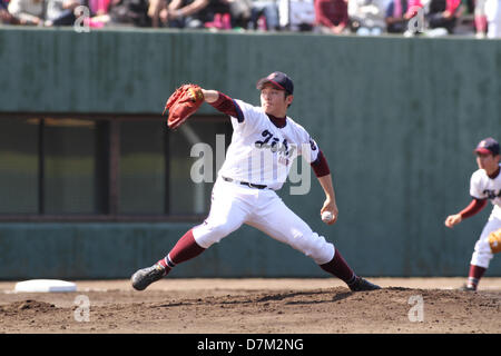 Yuki Matsui (Toko Gakuen), 3. Mai 2013 - Beseball: Yuki Matsui von Toko Gakuen Stellplätze während der Kanagawa Präfektur High School Baseball Spring Turnier Halbfinale Spiel zwischen Nichidai-Fujisawa 1-11 Toko Gakuen Hodogaya Kanagawa Shimbun-Stadion in Yokohama, Kanagawa, Japan. (Foto von Katsuro Okazawa/AFLO) Stockfoto