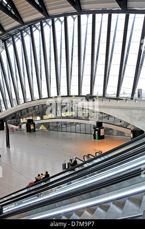 TGV Bahnhof Bahnhof Lyon-Saint-Exupéry Flughafen Satolas Rhône Rhone-Alpes-Auvergne Frankreich Stockfoto