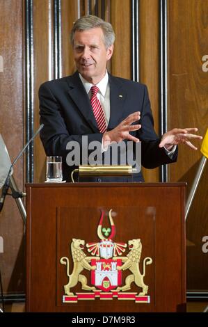 Ehemaliger Bundespräsident Christian Wulff spricht in das Neues Rathaus in Hannover, 10. Mai 2013. Wulff gab eine Rede während der 49. jährliche Treffen der Verband Deutsch-japanischen Gesellschaften (Verband der deutsch-japanischen Unternehmen). FOTO: HOLGER HOLLEMANN Stockfoto