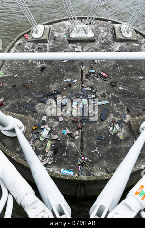 Der Skateboard-Friedhof an Hungerford Bridge in London. Stockfoto