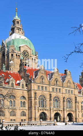 Winter und Schnee Winter, neue Rathaus in Hannover mit Maschpark im Winter, Niedersachsen, Deutschland Stockfoto