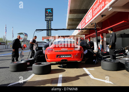 Pit-Stop während des Trainings für Porsche GT3 Cup Challenge Brasilien in Montmelo, Spanien 12. April 2013 Stockfoto