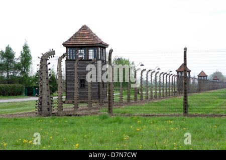 Kabelgebundene Zaun um das KZ Birkenau (Auschwitz). Stockfoto