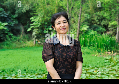 chinesische Frau mittleren Alters Stockfoto