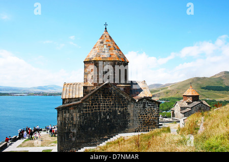 Das 9. Jahrhundert armenische Kloster Sevanavank am Sewansee. Stockfoto