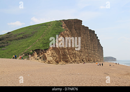 East Cliff und Strand von West Bay, Bridport, Jurassic Coast, Dorset, England, Großbritannien, Vereinigtes Königreich, UK, Europa Stockfoto