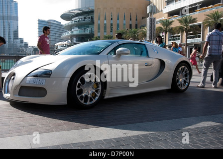 Perlglanz weiß Bugatti Veyron EB Sportwagen Stockfoto