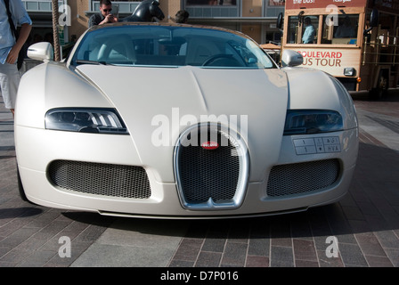 Perlglanz weiß Bugatti Veyron EB Sportwagen Stockfoto