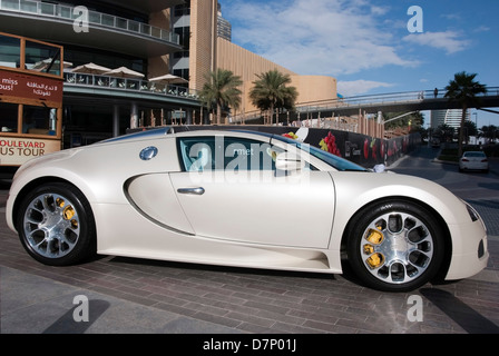 Perlglanz weiß Bugatti Veyron EB Sportwagen Stockfoto