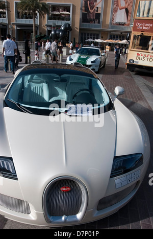 Perlglanz weiß Bugatti Veyron EB Sportwagen Stockfoto