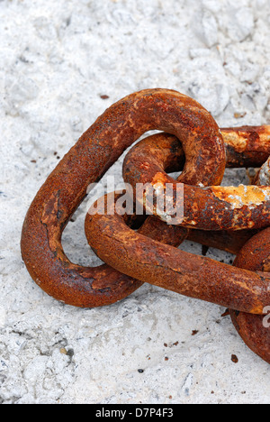 rostige Kette verknüpft Ankerpunkte Stockfoto