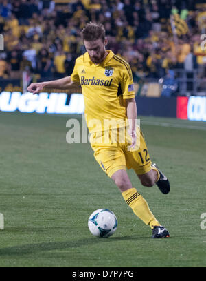 Columbus, Ohio. 11. Mai 2013. Eddie Gaven (12) von der Columbus Crew dribbelt in die Crew 0: 2-Niederlage nach Colorado. Brent Clark/Alamy Live-Nachrichten Stockfoto