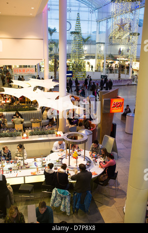 dh Yo Sushi Restaurant CRIBBS CAUSEWAY BRISTOL Japanisches Restaurant Shopping mall foodhall Interieur uk Essen Café england Esser Stockfoto