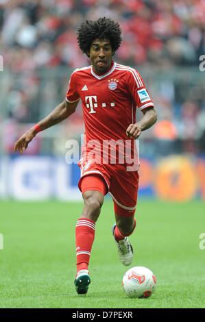 Bayern Dante spielt den Ball während der Bundesliga-Fußball-Spiel zwischen Bayern München und FC Augsburg in Allianz Arena in München, Deutschland, 11. Mai 2013. Foto: Andreas Gebert Stockfoto