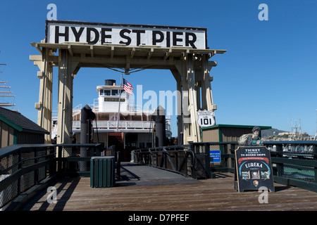 Eureka (Fähre) am Hyde Street Pier, Fishermans Wharf, San Francisco, Kalifornien, USA. Stockfoto