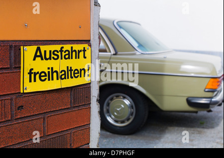 Halten Sie die Einfahrt frei Zeichen Durlach Baden-Württemberg Deutschland Stockfoto