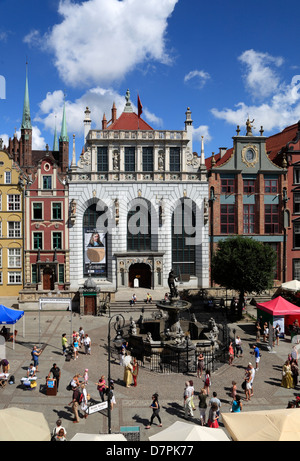 Dlugi Targ, Neptun-Brunnen vor Artushof, langer Markt, Gdansk, Polen Stockfoto