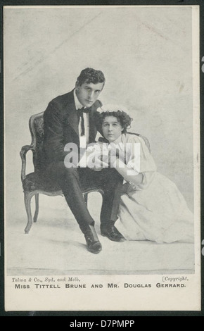Dieses historische Foto aus dem Jahr 1905 zeigt Miss Tittell Brune und Mr. Douglas Gerrard, archiviert in der Sammlung des Powerhouse Museums. Das Bild zeigt Individuen aus dem frühen 20. Jahrhundert. Stockfoto