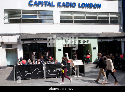 Außenseite des Capital Radio Gebäude am Leicester Square, West End, London, England, Vereinigtes Königreich Stockfoto