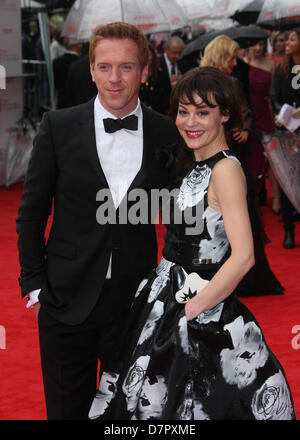 DAMIAN LEWIS & HELEN MCCRORY BRITISH ACADEMY TELEVISION AWARDS SOUTHBANK LONDON ENGLAND UK 12. Mai 2013 Stockfoto