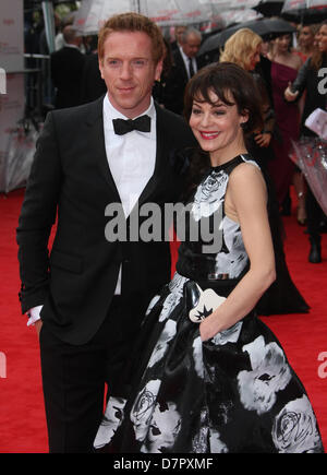 DAMIAN LEWIS & HELEN MCCRORY BRITISH ACADEMY TELEVISION AWARDS SOUTHBANK LONDON ENGLAND UK 12. Mai 2013 Stockfoto