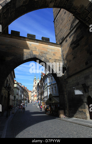 Mostecka Straße, Blick von der Karlsbrücke, Prag Tschechische Republik Stockfoto