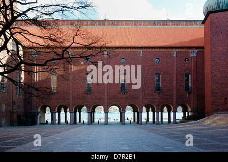 Rathaus von Stockholm führen Bögen durch den Innenhof des Rathauses in Stockholm Stockfoto